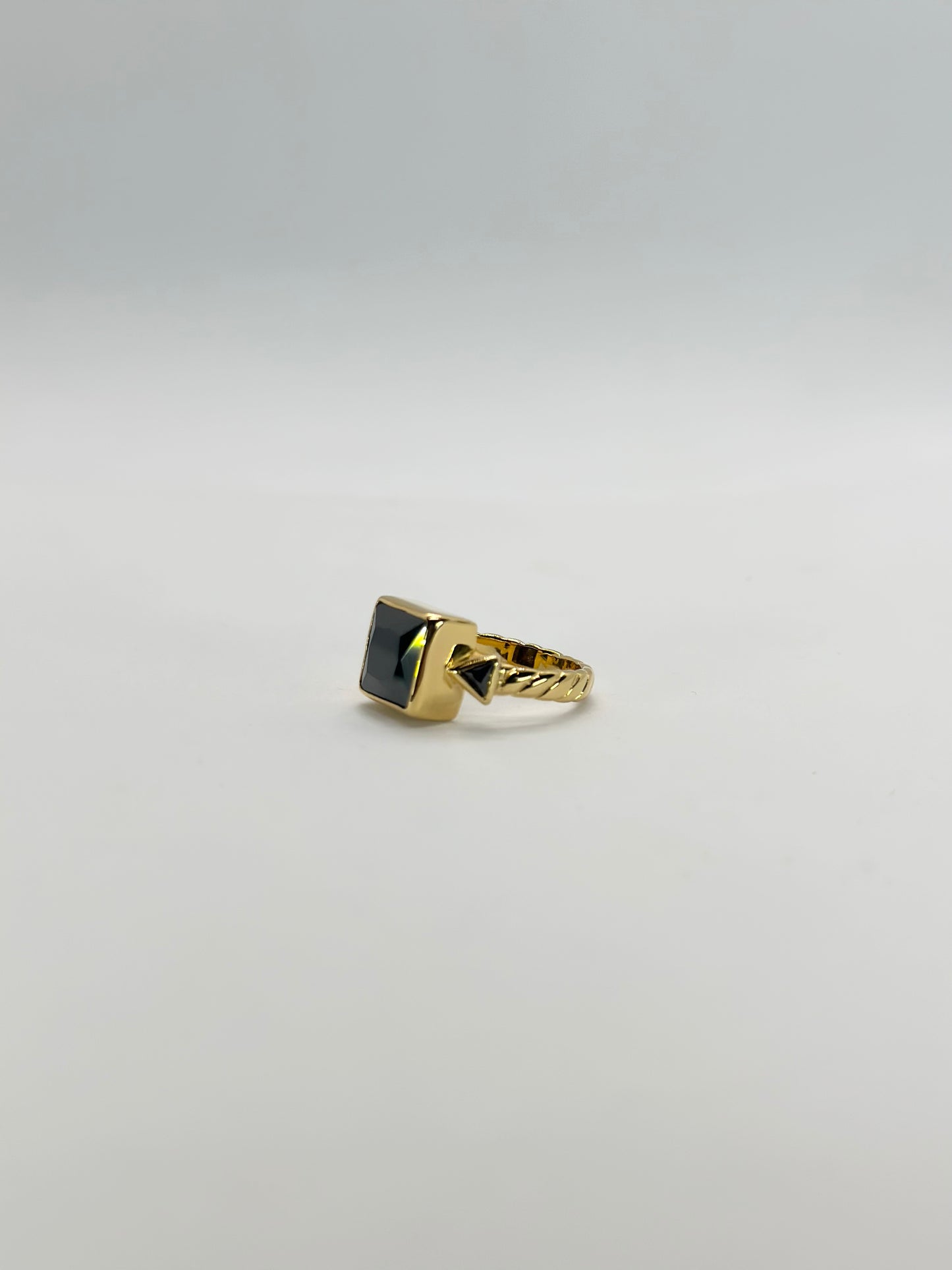 Dua Black Ring