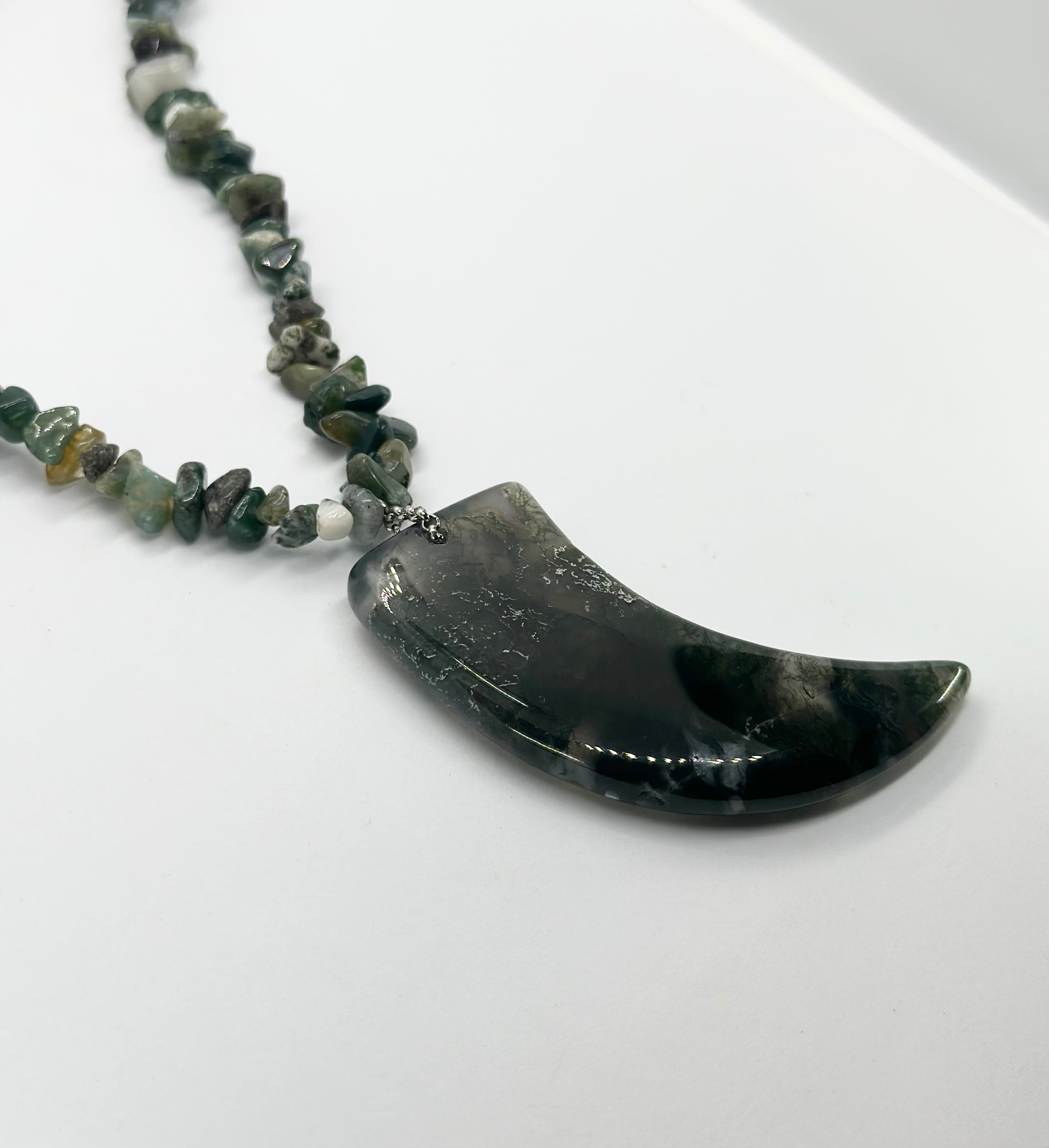 Agate Moss Horn Necklace